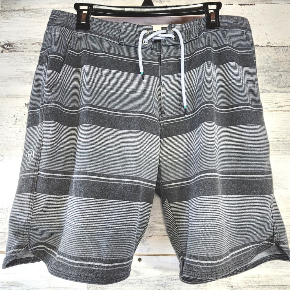 Vissla Board Shorts Men Medium Gray Striped Upcycled Poly Stretch Surf Trunks
